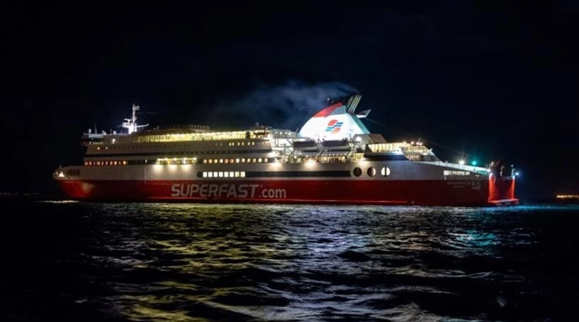 Ταλαιπωρία για 76 επιβάτες του «Superfast I» που έπαθε βλάβη ανοιχτά της Λευκάδας
